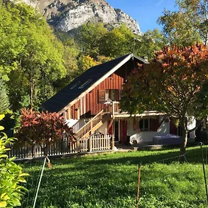 https://superbe-t2-neuf-en-bord-de-rivire-prs-dannecy.hotels-rhonealpes.com